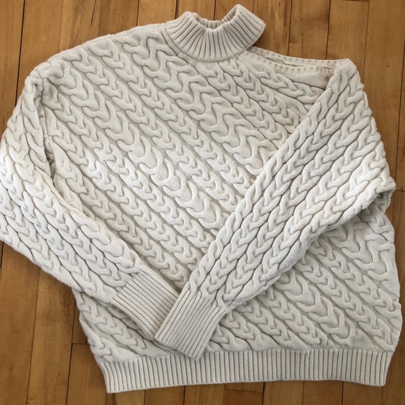 Sweater Zara… beautiful cable knit… unique - Picture 3 of 3